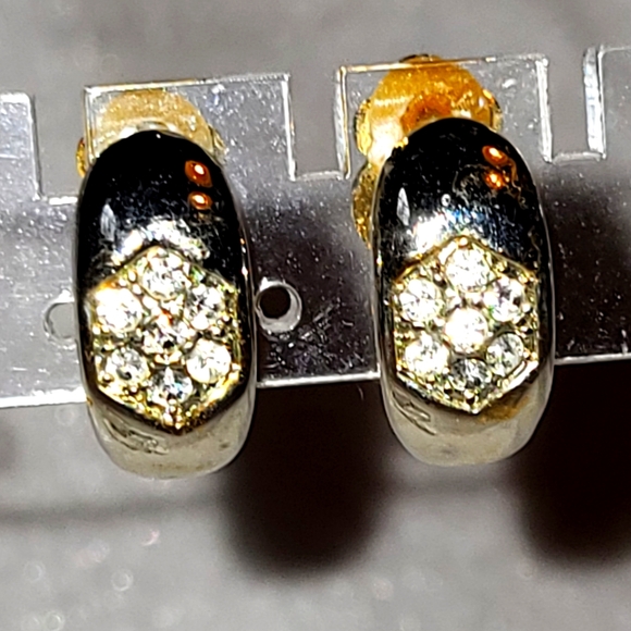 Exquisite Gold Tone Rhinestone Hoop Clip-On Earrings - Picture 1 of 1